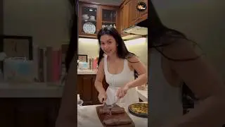 Gaya Ariel Tatum Dibalut Dress Putih  Masak Steak dirumahnya 