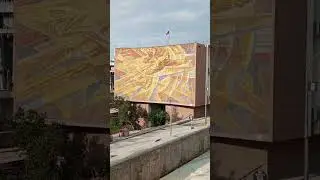 В шлюзе Саратовской ГЭС. Мозаика "Огонь Прометея"