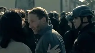 In 2050, Elites Leave 80% of Humanity Jobless While They Surround Themselves With Huge Walls