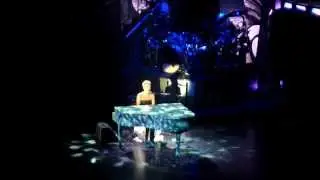 Pink - The Great Escape & Who Knew [Acoustic] (The Truth About Love Tour - Vancouver, Oct 21/13)