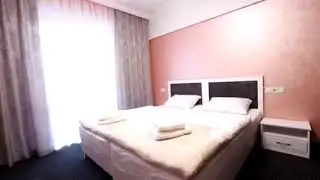seveney hotel room 5