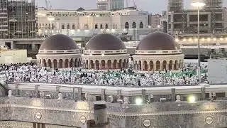 من الحرم المكي غروب ليلة ٢٩ رمضان ١٤٤٤ ه.و المصلين يملاؤن المسجد و الساحات  . اللهم بلغنا ليلة القدر