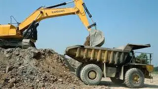 Загрузка самосвала с помощью  Экскаватора Liugong CLG 950E