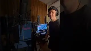 Tanir пишет куплет к треку «Кто-то» 