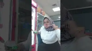 Makan Es Krim 1 