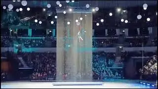 Водный занавес на новогоднем представлении Плющенко