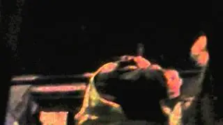Водитель! Включи "зимний" режим вождения.