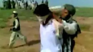 Video mostra casal sendo apedrejado no Afeganistão