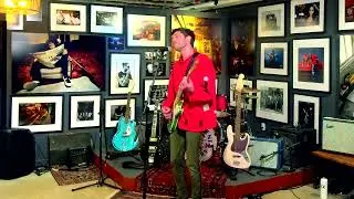 Jeff Taylor performs 
