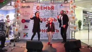 Василий, Екатерина и Максим Титовы