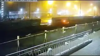 Водитель врезался в забор