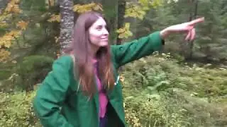 Весёлая Ленка. Девушка на копе и в лесу.