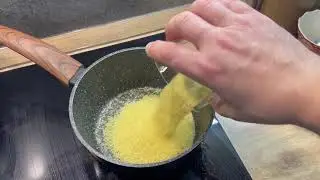 Салат с кускусом Табуле. Свежий салат из зелени и овощей с запареныным кускусом. 