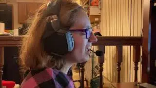When a girl joins game chat with a simp