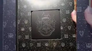 Harry Potter Hogwarts Coaster Book: Includes 5 Collectible Coasters!/ Подарочная книга Хогвартс