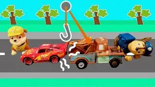 La Patrulla Canina ayuda a Rayo McQueen y a Mate de Cars 3 en un accidente 🚗