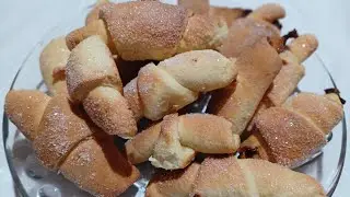 С утра уборка, готовка. Вечером испекла рогалики на огуречном рассоле- очень вкусные!