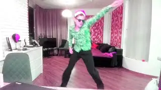 ШОК!!! ТИТАН ЧЕНЕЛ ТАНЦУЕТ ПОД "НОВЫЙ ТРЕК ДЕКОДИ"