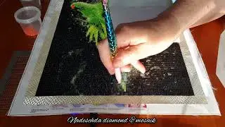 Выпуск 2038/Зелёный попугай/Алмазная мозаика/Процесс/