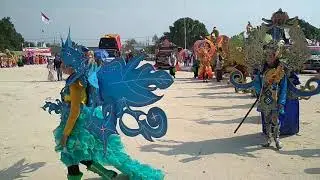 Iringan karnaval pesona bumi wali Tuban