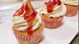 Vanilla Cupcakes/Fluffy & Moist Vanilla Cupcakes Recipe