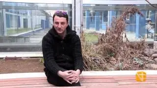 ქმარი ცოლს შეუსწრებს საყვარელთან