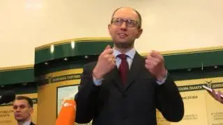 11 апреля 2014 г. Яценюк идет на встречу боевикам