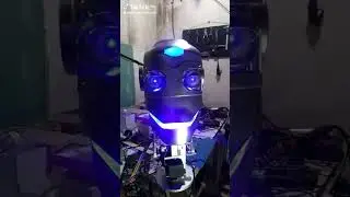 El Bot cantando Hidden in the sand 😁