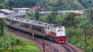 KEJADIAN KERETA DI DORONG DARI BELAKANG DITARIK DARI DEPAN DUA LOKOMOTIF PUSH PULL !