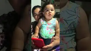 Isabella no celular com a Vó 6 dezembro 2022
