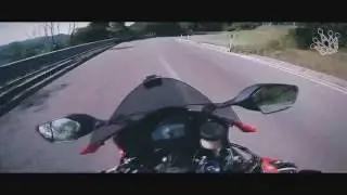 Сумасшедший байкер с суперкарами   (Crazy biker punished supercars)