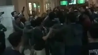 Viral - Aksi Demo Film DILAN 1991 Di Bioskop XXI Mall Panakkukang Makassar