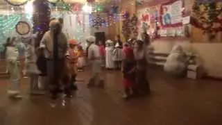 Клуб  Н год дети танцуют ламбаду