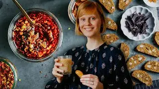 DIY Edible Christmas Gifts | Chili Crisp, Christmas Biscotti and Winter Apple Tea