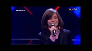 Erick Elian canta 