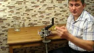 Машинка для закатки жестяных банок