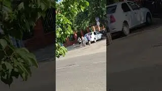 Пацаны играют в войнушку