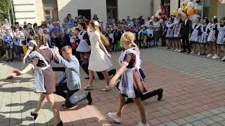 Праздничная линейка в Кировском лицее