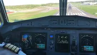 ATR72-600 cockpit landing