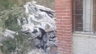 Саратов, фура врезалась в жилой дом 25.09.2015 Часть2