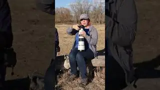 Hold the 200-600 lens like this.
