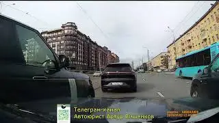 Ты т@лп@ёп что ли? Не видишь я еду на Рендж Ровере?