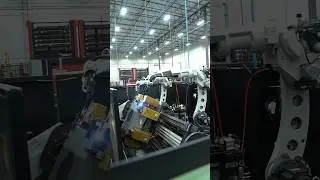 Synchronized Robotic Welding. #engineering