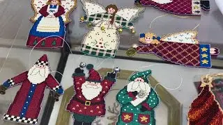 132. Вышитые новогодние работы и игрушки на выставке в музее