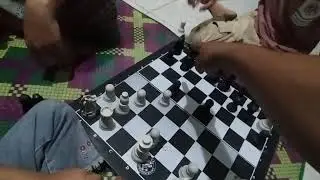 BOCAH KAMPUNG VIRAL LAGI MAIN CATUR SAMA ADIKNYA