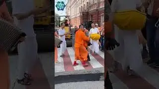 дворник зажёг  