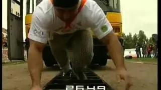 Далекий 2004 год, Москва.  Ведущий Володя Турчинский.