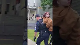 Serious police officer：comedic passerby