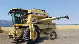 New Holland TR 98 combine