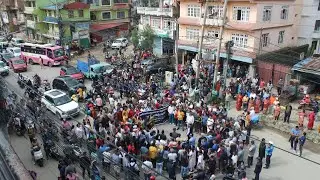 केपी ओलिको निर्णय विरुद्ध खोकना दोबाटोको  सडकमा गरे चक्काजाम